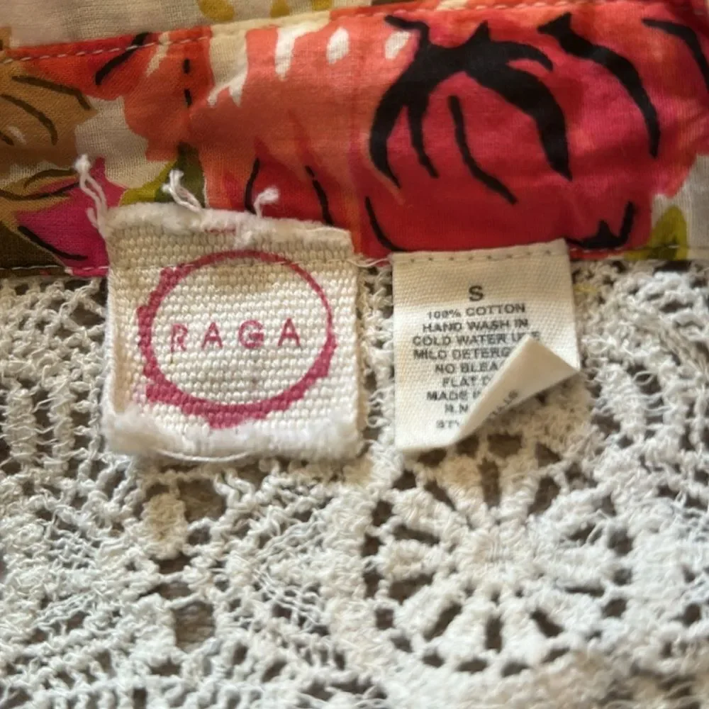 Raga pearl snap tie up blouse size small Floral Lace Button-Up Blouse